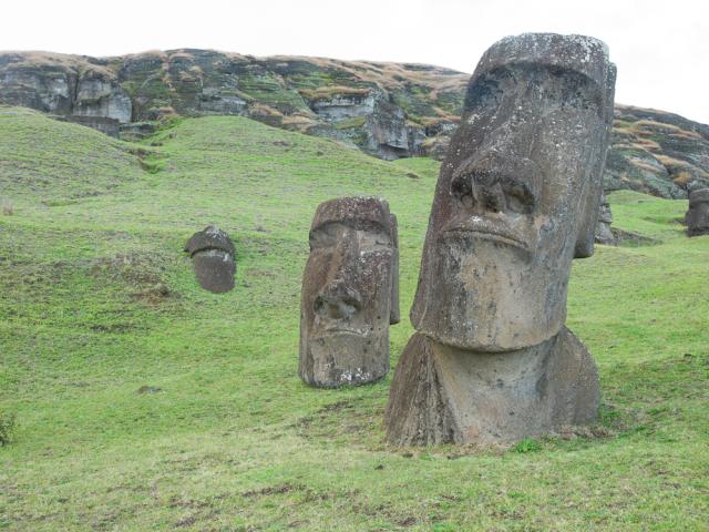 Easter_Island-1217654.jpg